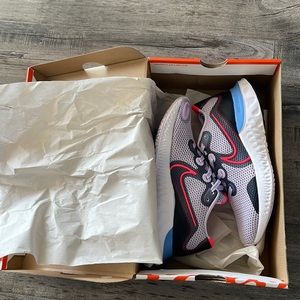 Women Nike Renew Run